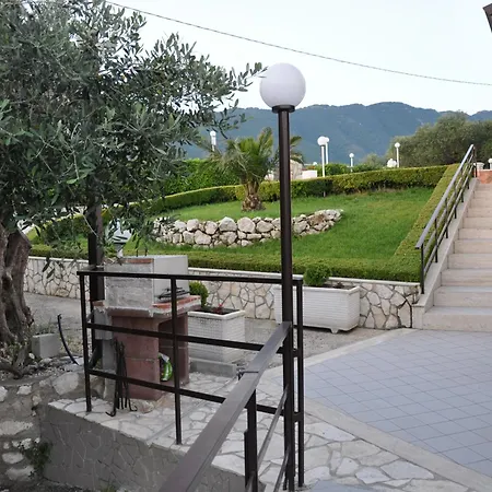 Casa Vacanze Uliveto Holiday home *